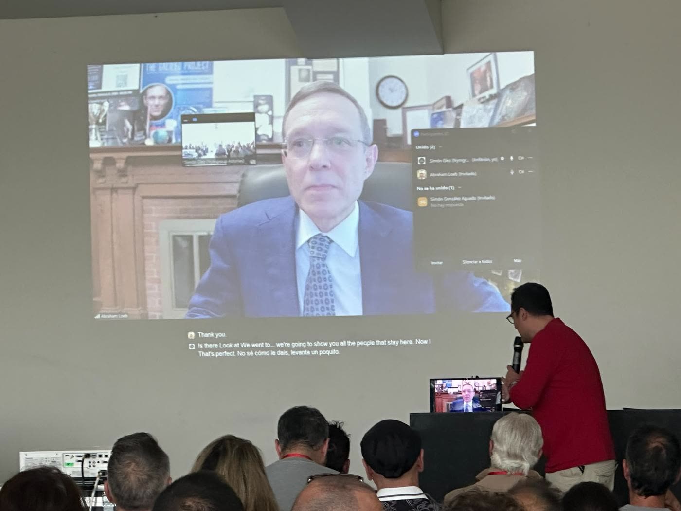 Avi Loeb, astrofísico de Harvard, en videoconferencia en el Congreso OVNI de Oviedo